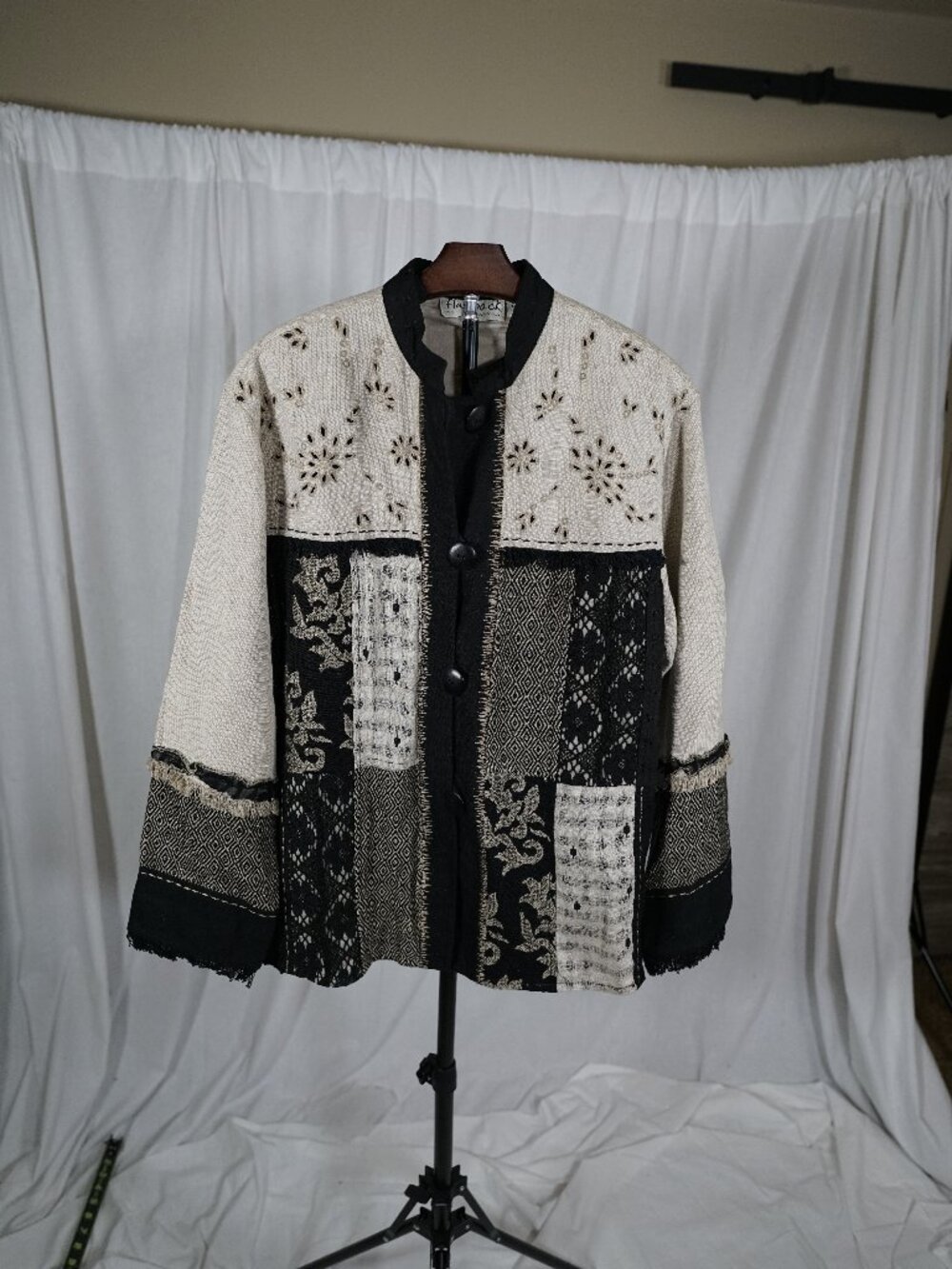 lashback Boho Art to Wear Patchwork Linen Jacket Embroidered Cottagecore M - Picture 2 of 6